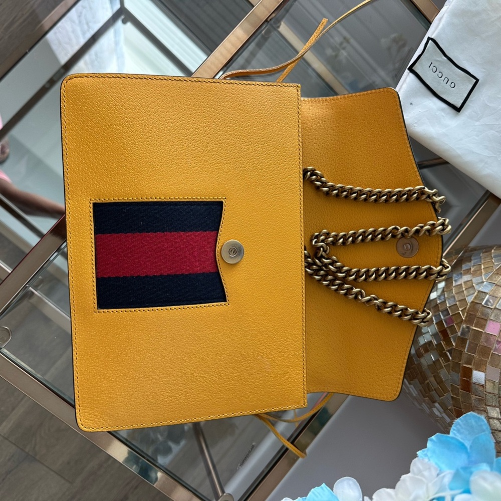 Gucci Mustard Leather Shoulder Bag with Gold Chain - Picture 6 of 16